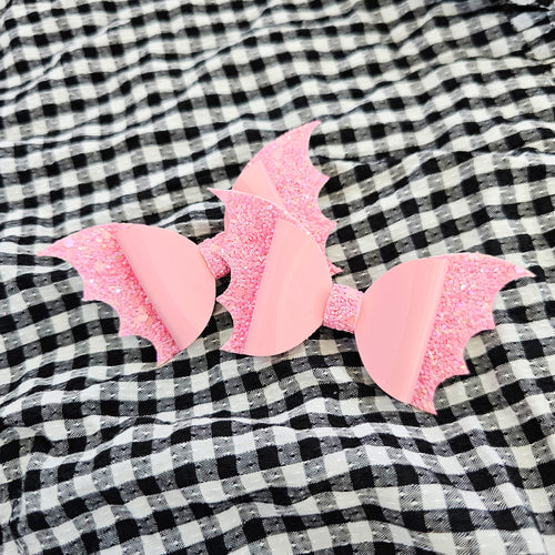 Pink Bats - Single Middle Sister Sized Bow Clips