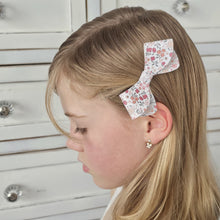 SALE - Delaney Single Middle Sister Bow Clips