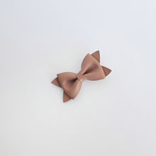 Delta - Single Middle Sister Bow Clips (4 Colour Choices)