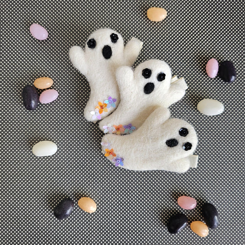 Ruby & Bear x Store 17 - Single Large Beaded Ghost Clips In Cream