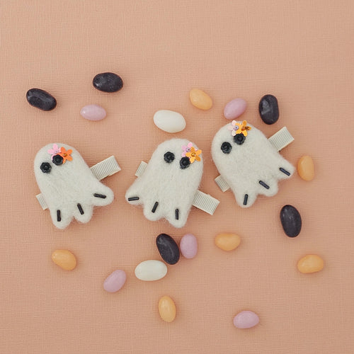 Ruby & Bear x Store 17 Single Medium Beaded Ghost Clips In Cream
