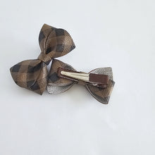 Eugenia - Small Single Leatherette Pinch Bow On 3.5cm Clip Or Soft OSFM Stretch Headband