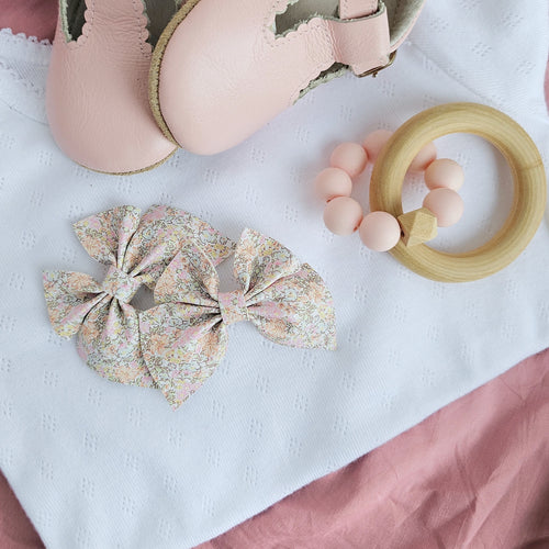 Alyah - Single Middle Sister Bow Clips