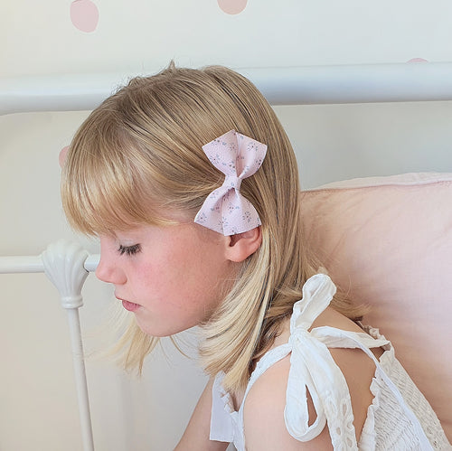 Dalina - Single Middle Sister Sized Pinch Bow Clips Or Headbands